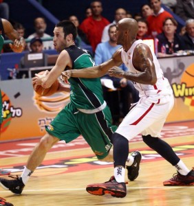 דגן יבזורי במדי חיפה עם 36 נקודות