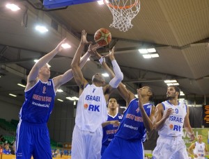 טיוס מול בריטניה. FIBA Europe / Castoria / Wiedensohler