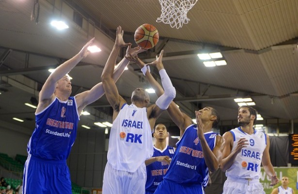 אלכס טיוס שוחרר מהנבחרת לאחר שהתלונן על כאבים