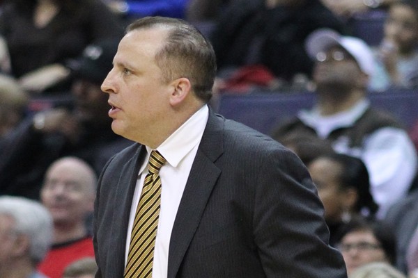 מצעד השמות לאימון הלייקרס גדל. לפי דיווחים, הלייקרס פנו גם לבולס על מנת לדבר עם טום תיבאדו.