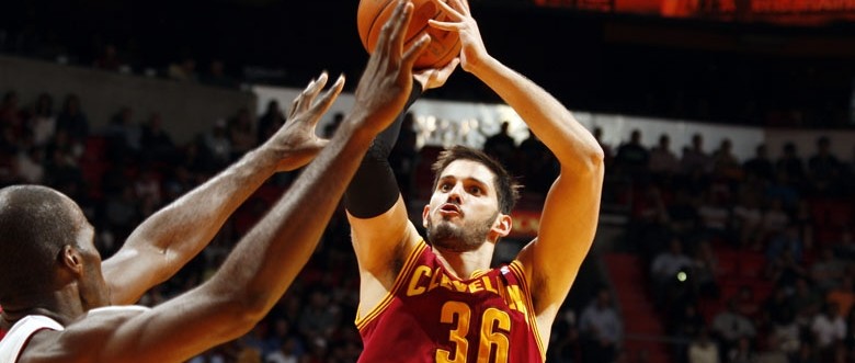 מה צופה העתיד לעומרי כספי?